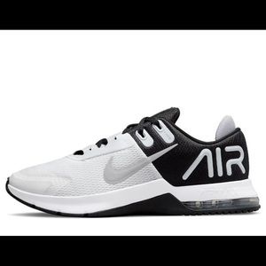 Black & white Nike air max alpha trainer 4